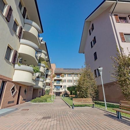 אסאגו Milan Forum Camelia Guesthouse מראה חיצוני תמונה