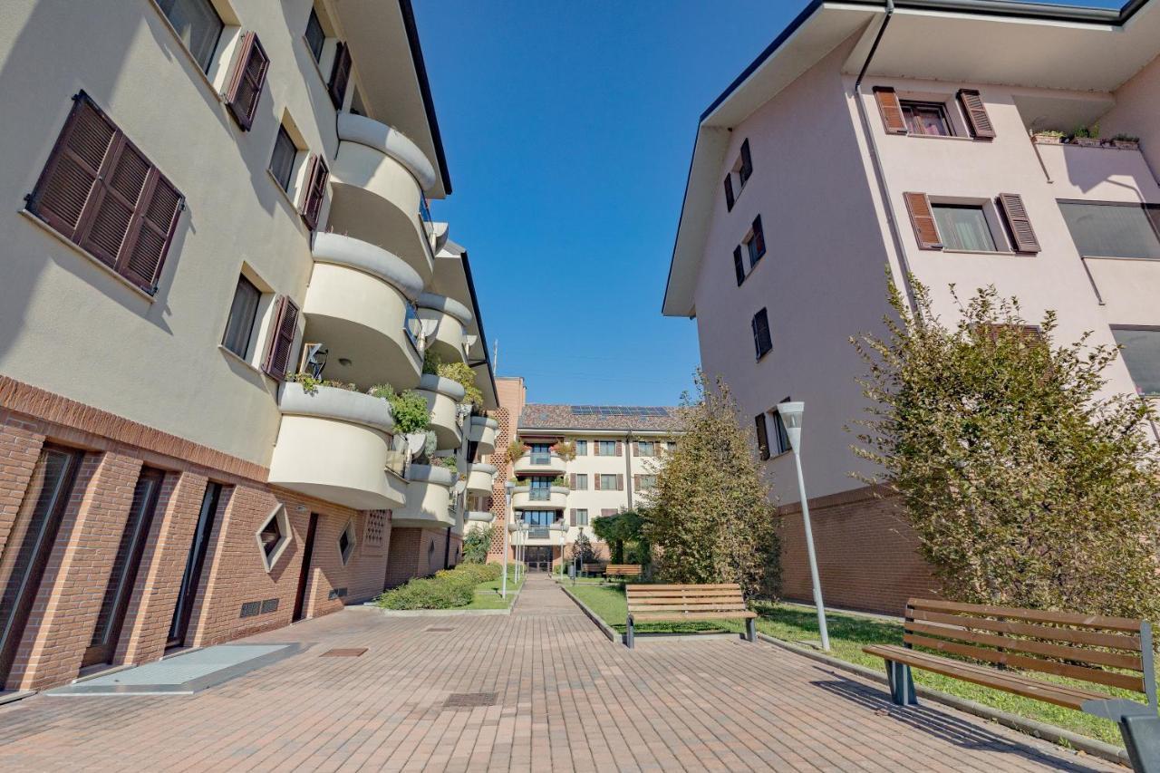 אסאגו Milan Forum Camelia Guesthouse מראה חיצוני תמונה