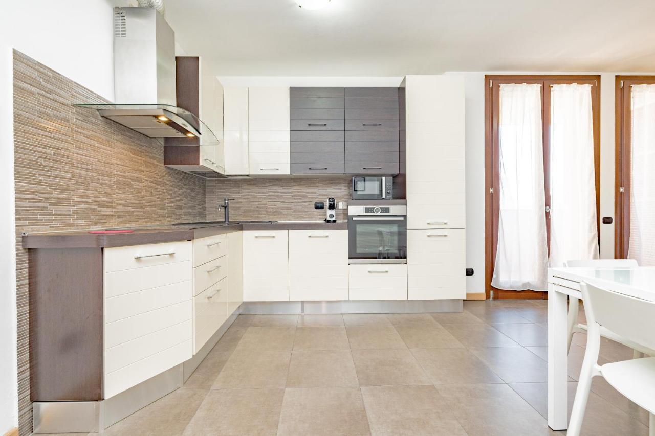 אסאגו Milan Forum Camelia Guesthouse מראה חיצוני תמונה