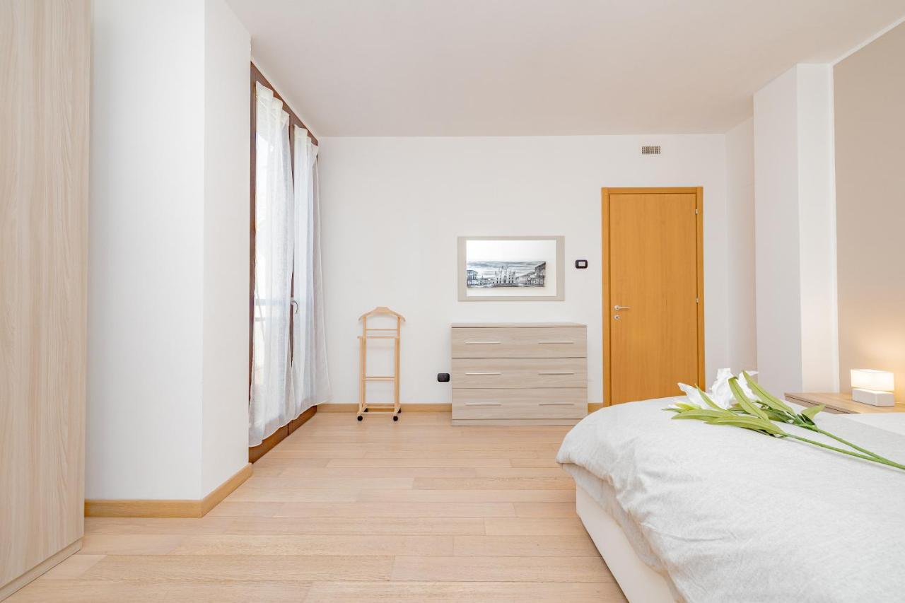 אסאגו Milan Forum Camelia Guesthouse מראה חיצוני תמונה