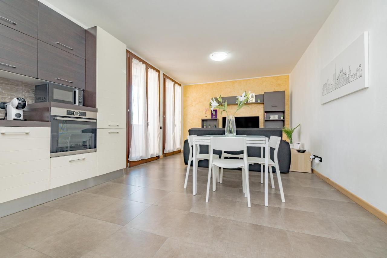 אסאגו Milan Forum Camelia Guesthouse מראה חיצוני תמונה